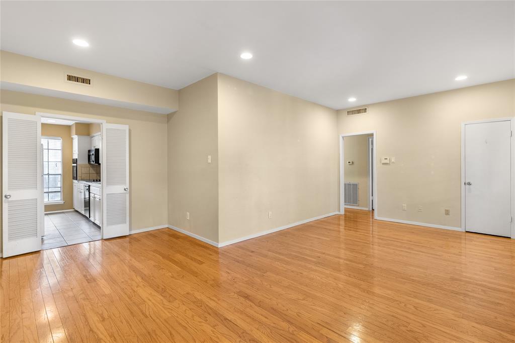 6011 E University Boulevard E 247