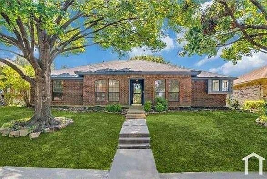 Nestled in the Meadowview Farms community, this Mesquite home offers a comfortable blend of charm and practicality. Featuring spacious living areas, natural light, and a functional layout, it’s designed for both everyday living and entertaining. The backyard provides room for gatherings or quiet evenings outdoors, while nearby schools, parks, and shopping add to the convenience. A warm, inviting space with plenty of potential.