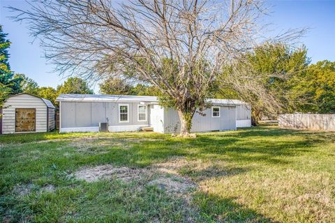 A home in Farmersville