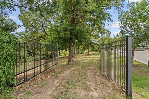501 Nursery Lane Fort Worth TX 76114