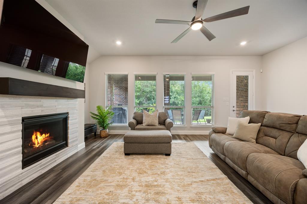 3712 Chapman Circle