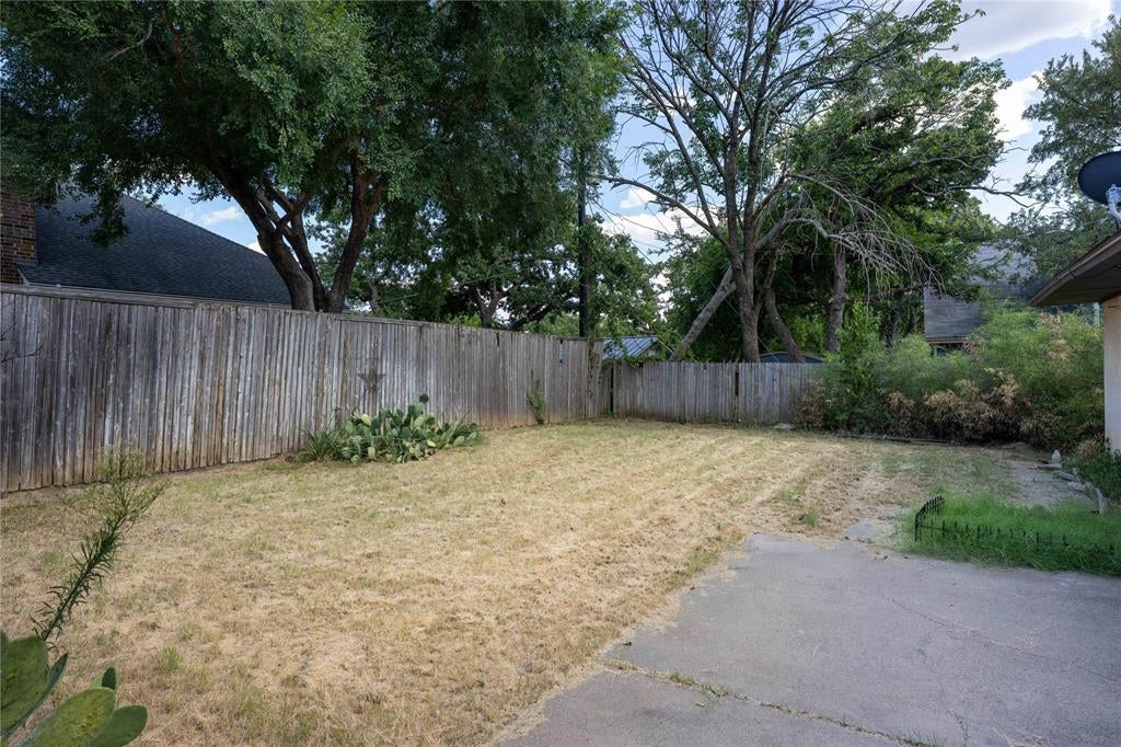 112 Oaktree Drive