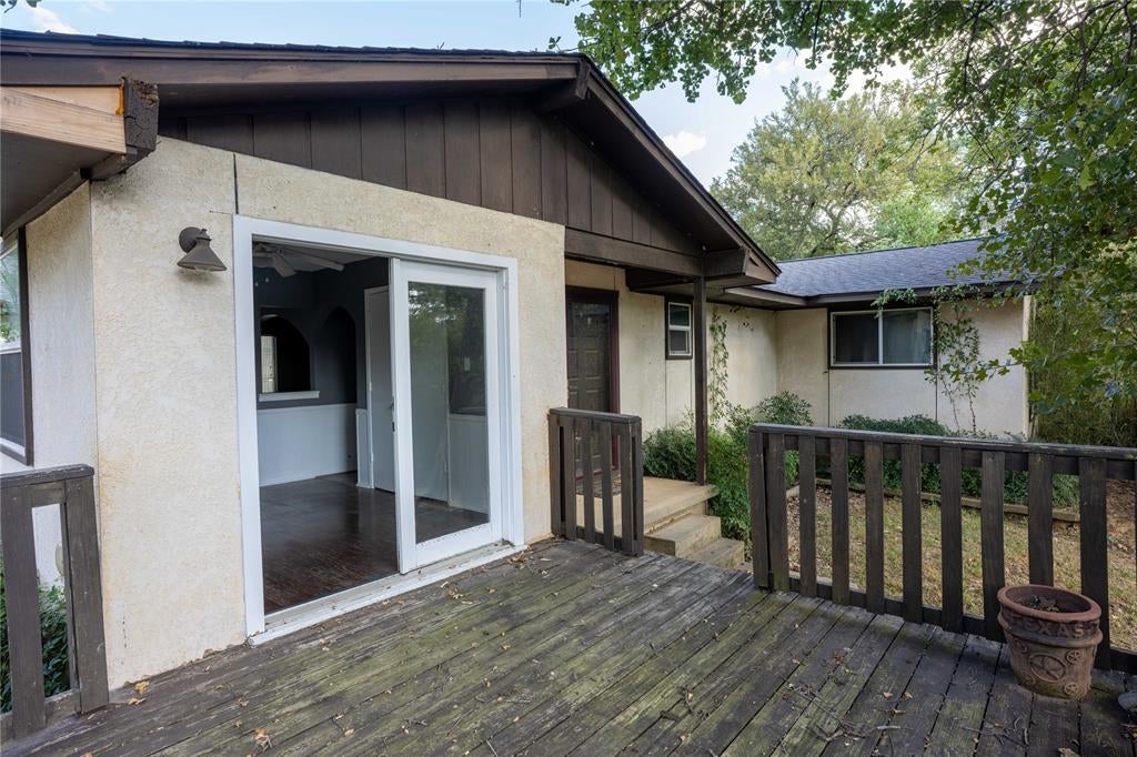 112 Oaktree Drive