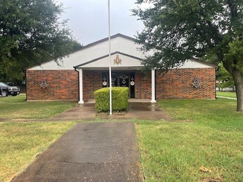 933 2nd Street Grand Prairie TX 75051