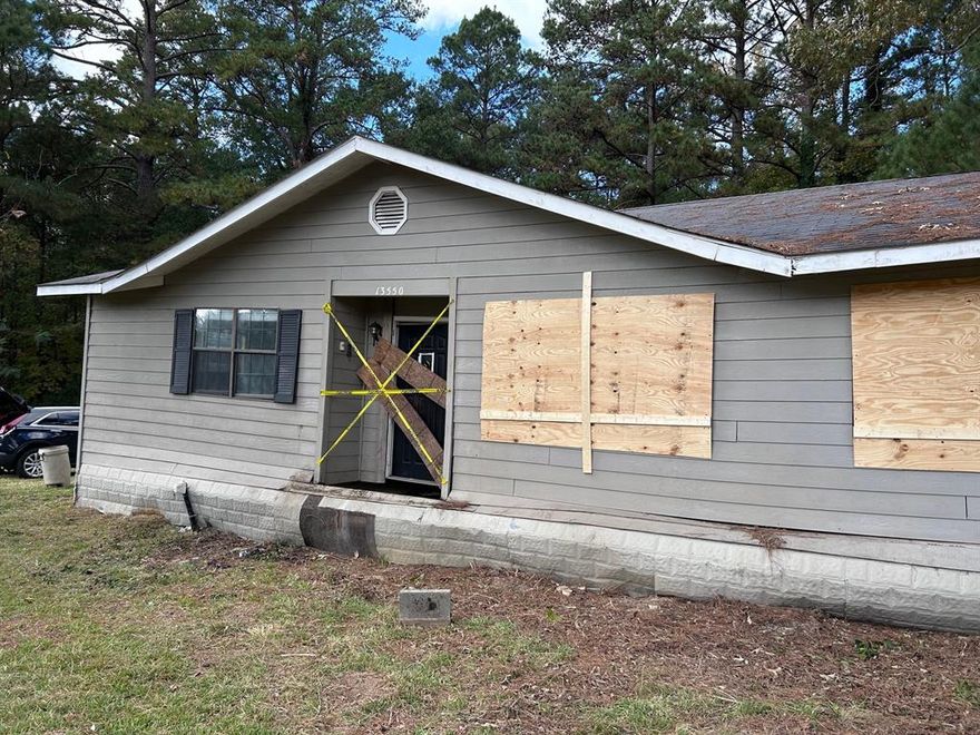 Discover the potential in this 3-bedroom, 2-bath modular home situated in a peaceful country setting just minutes from the Texas state line. This property offers the privacy and quiet of rural living while still being conveniently close to nearby amenities and travel routes.

The home features a covered rear deck, perfect for relaxing outdoors or enjoying morning coffee with a view. Sitting on less than an acre, the land is manageable while still giving you room to spread out.

The property needs repairs, making it an excellent investment opportunity for those looking to renovate, flip, or customize a home to their own preferences. With its location and potential, this one won’t last long.

A great project property with even greater possibilities!