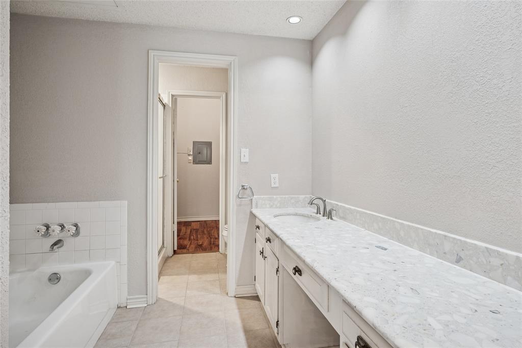 Williamsburg Condo Ph 01 - Residential