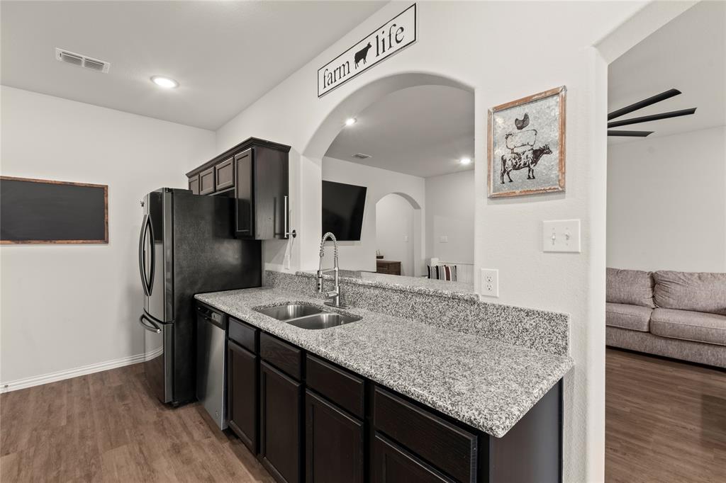 115 Oak Springs Loop