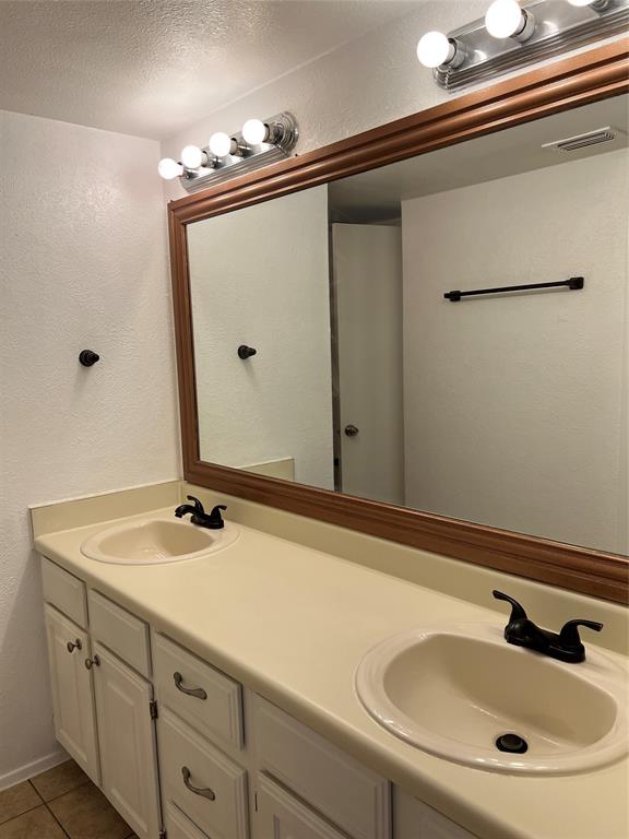 Creekbend Twnhms - Residential Lease