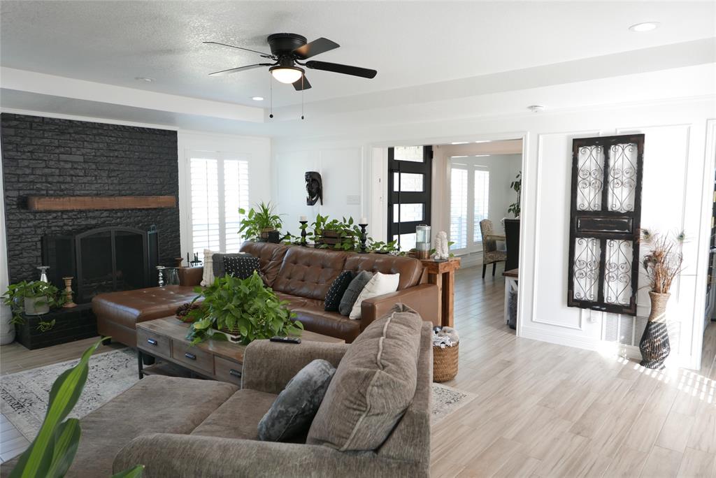 1301 Davis Lane