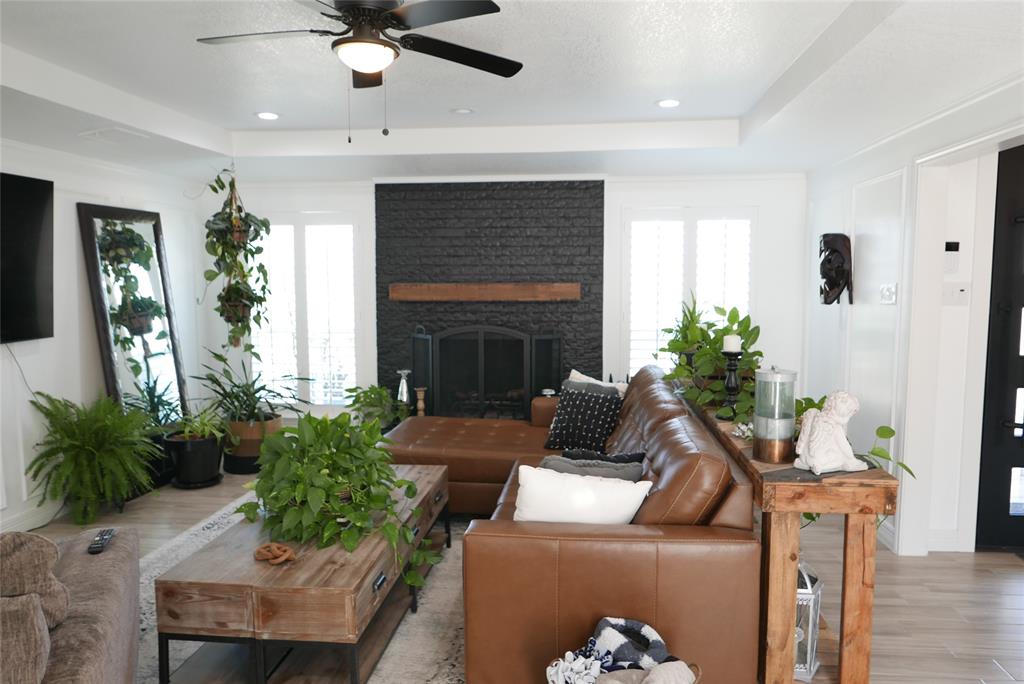 1301 Davis Lane