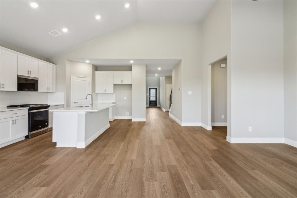 2119 Mustang Way