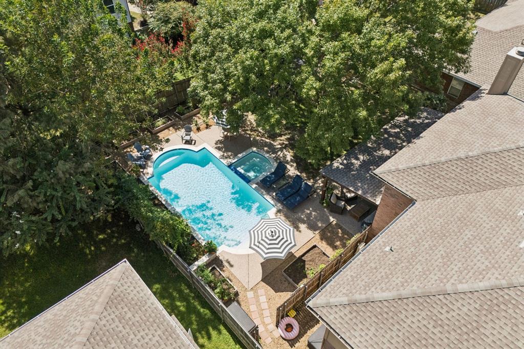 833 Oak Hollow Lane