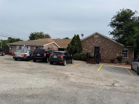 2340 N Chandler Drive E Fort Worth TX 76111