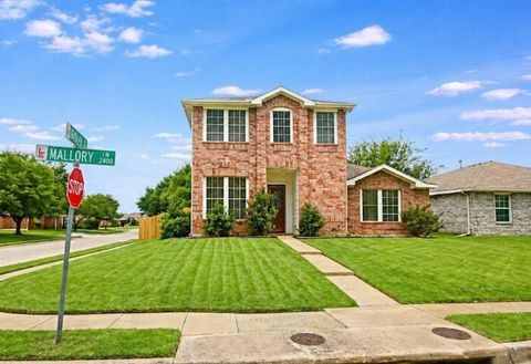 Photo of 2471 Mallory Lane, Lancaster, TX 75134 (MLS # 21258737)