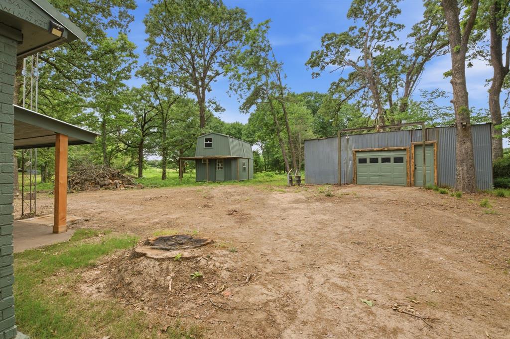 J WINDLE ACRES 5.53 - Residential