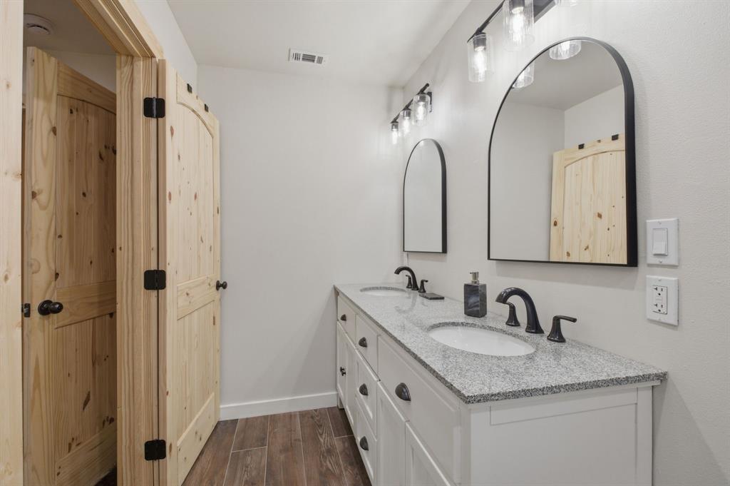 J WINDLE ACRES 5.53 - Residential