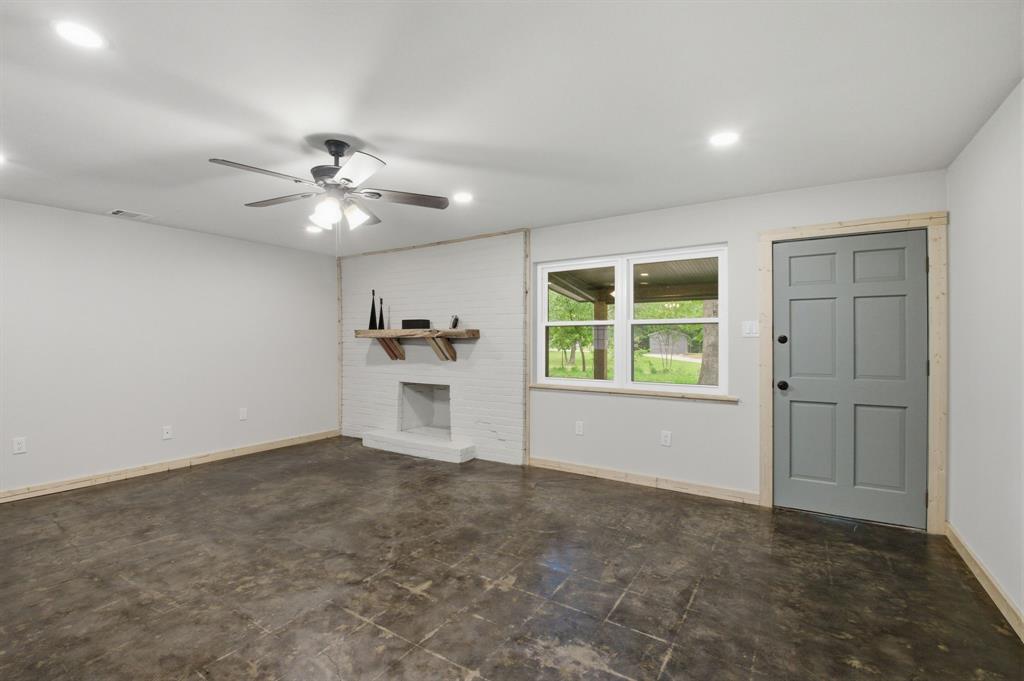 J WINDLE ACRES 5.53 - Residential