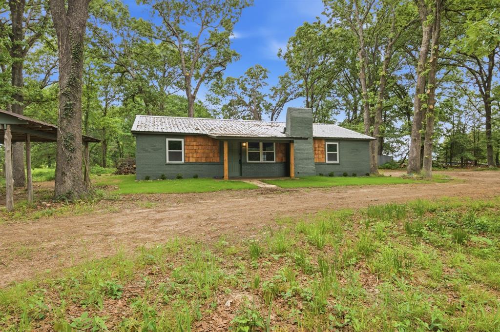 J WINDLE ACRES 5.53 - Residential