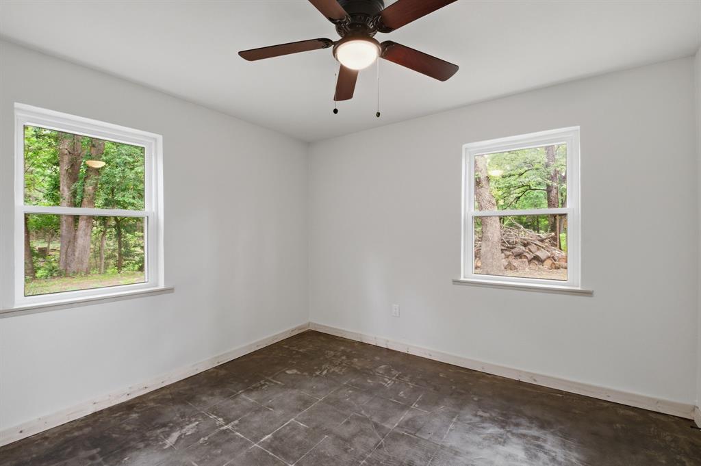 J WINDLE ACRES 5.53 - Residential