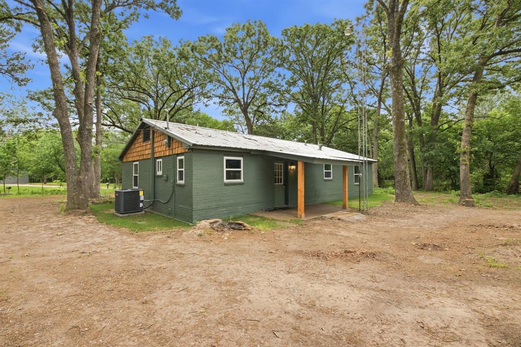 J WINDLE ACRES 5.53 - Residential