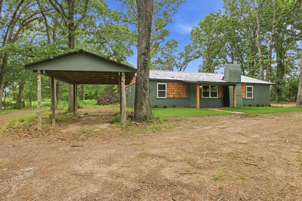 J WINDLE ACRES 5.53 - Residential