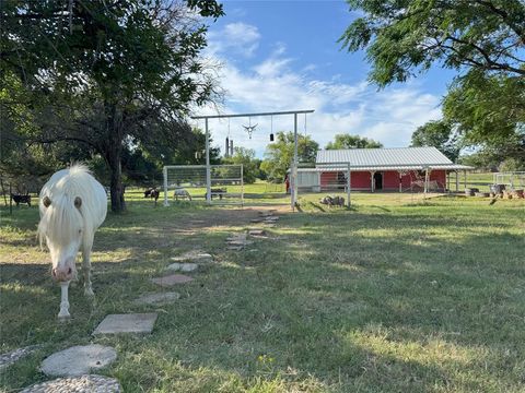 Tiny photo for 1718 E Jeter Road, Bartonville, TX 76226 (MLS # 20999972)