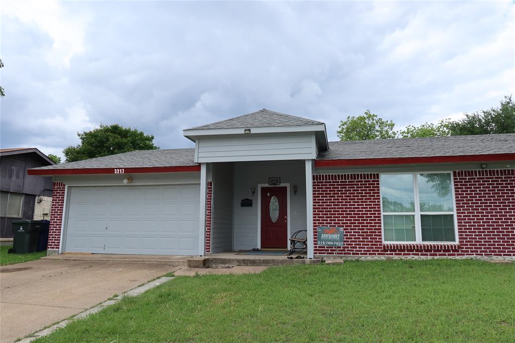 3217 Lariat Lane