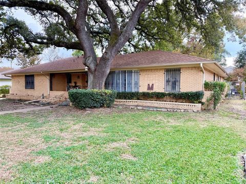 1909 Robin Lane Garland TX 75042