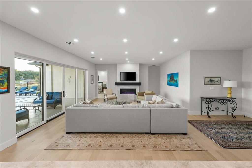 Laguna Bay - Residential