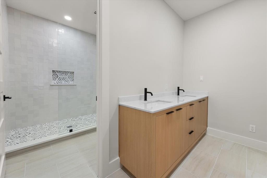 Laguna Bay - Residential