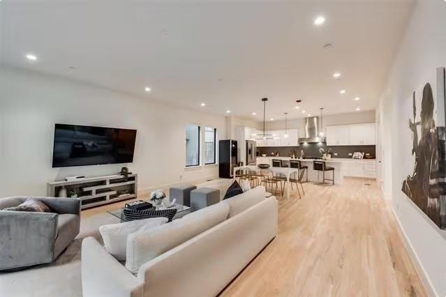 Reagan Street Twnhms - Residential