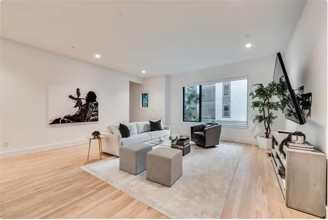 Reagan Street Twnhms - Residential