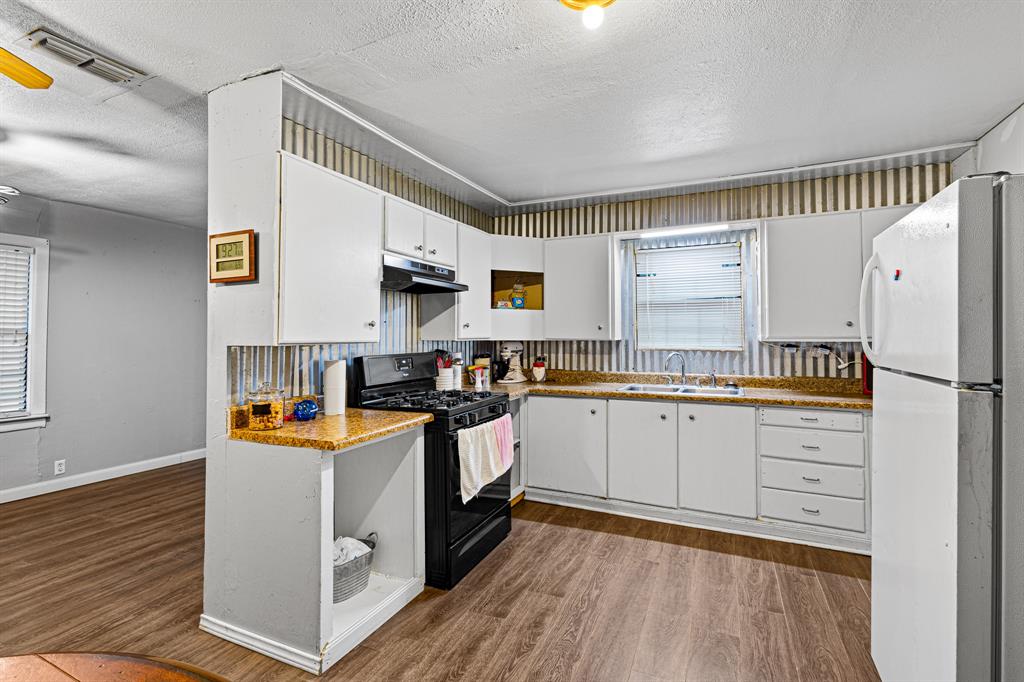 719 Small Street