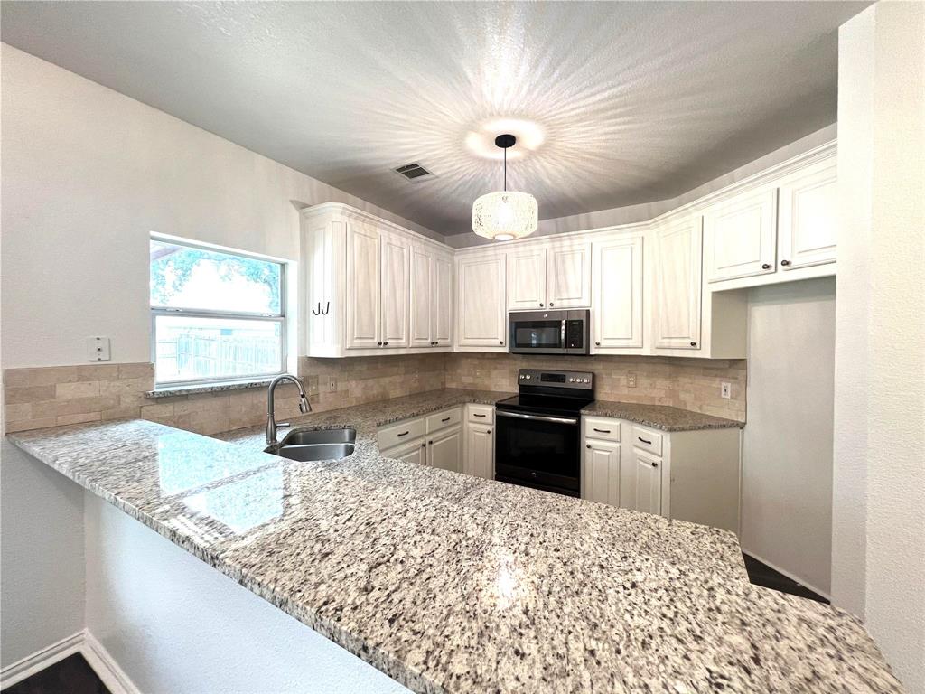 Howards Xing, Amd - Residential