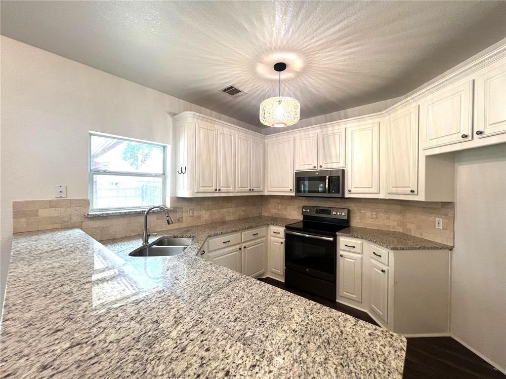 Howards Xing, Amd - Residential