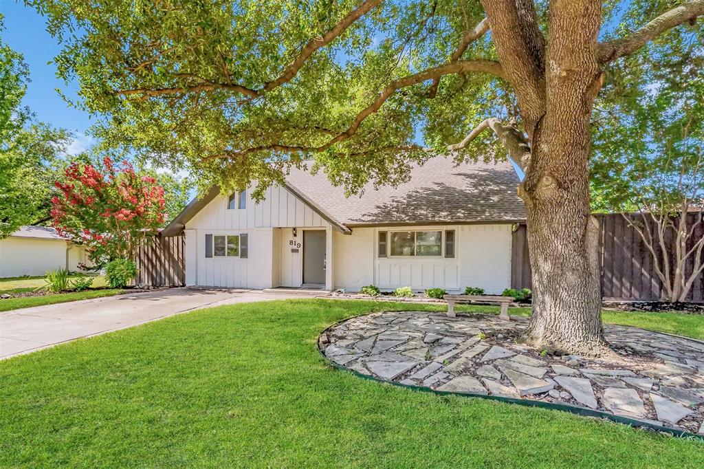 819 Brentwood Lane