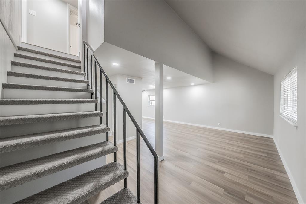 819 Brentwood Lane