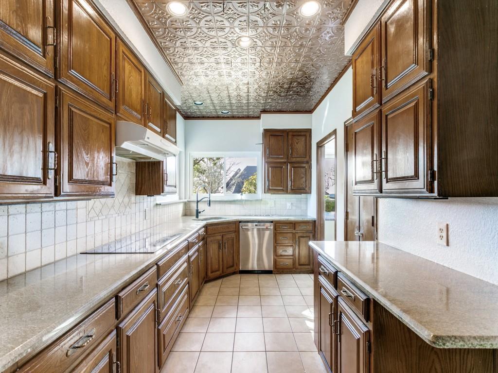 2400 Summit View Drive