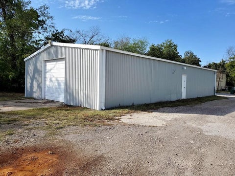 Photo of 1409 Walworth Street, Greenville, TX 75401 (MLS # 21369848)