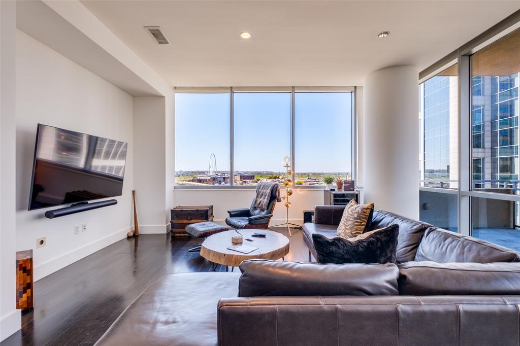 2200 Victory Avenue 707