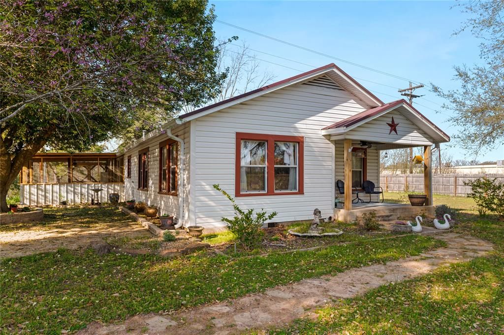 listing image 0