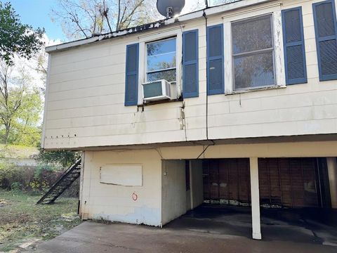 647 Kirby Place Shreveport LA 71104