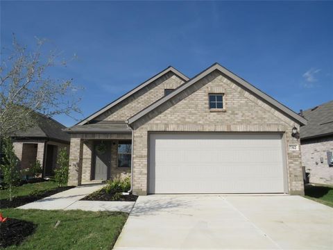 Photo of 7312 Spicebush Drive, Denton, TX 76259 (MLS # 21224032)