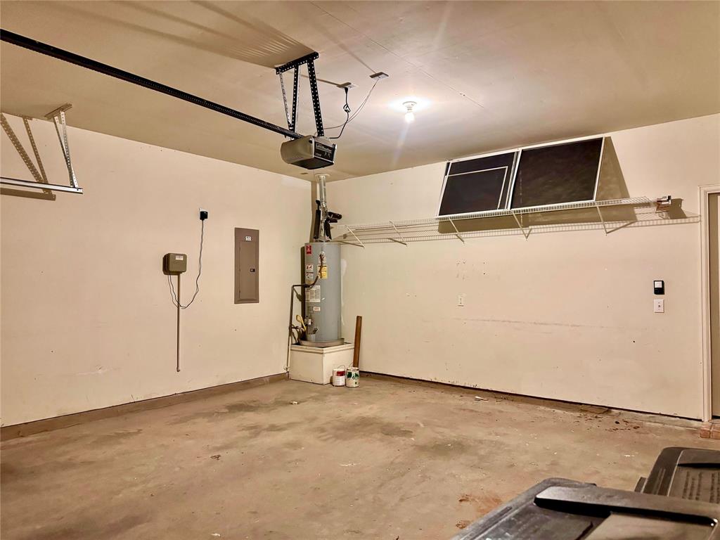 BEECHWOOD CREEKS - Residential Lease