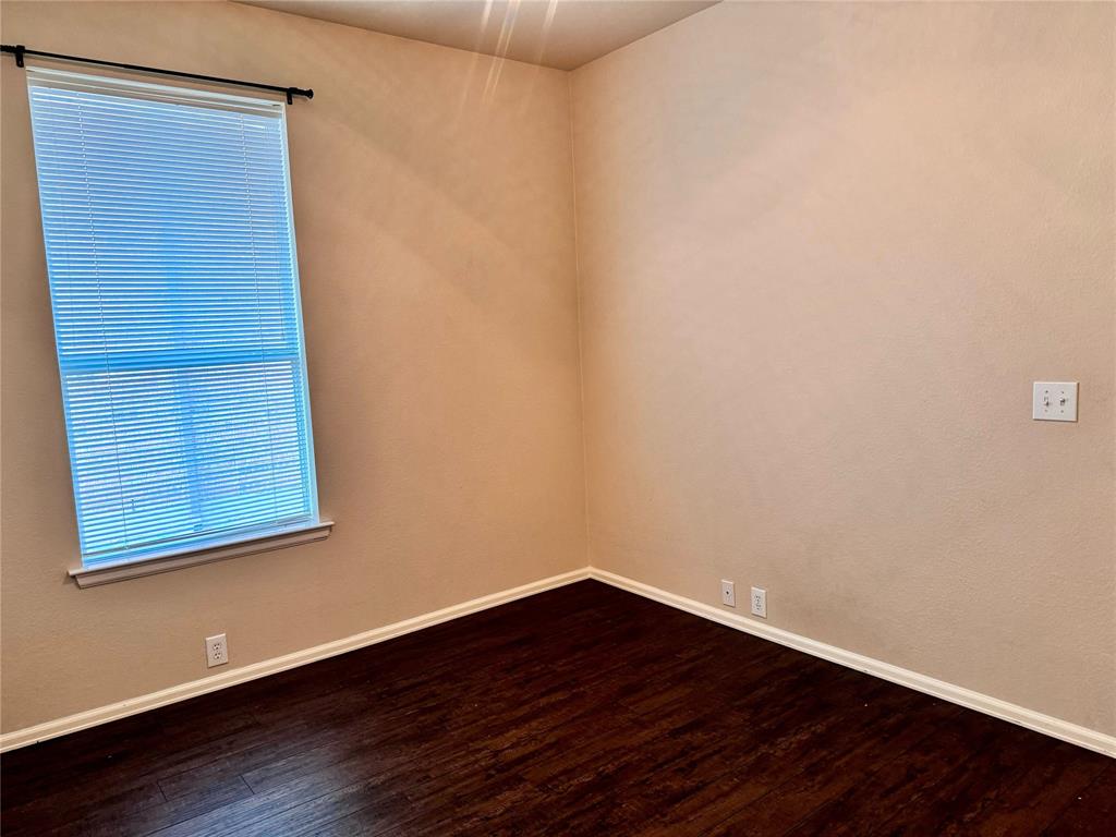 BEECHWOOD CREEKS - Residential Lease