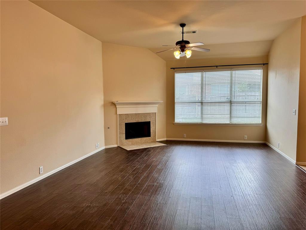 BEECHWOOD CREEKS - Residential Lease