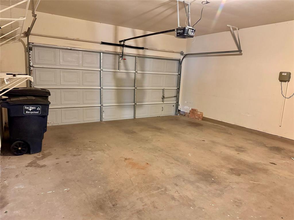 BEECHWOOD CREEKS - Residential Lease