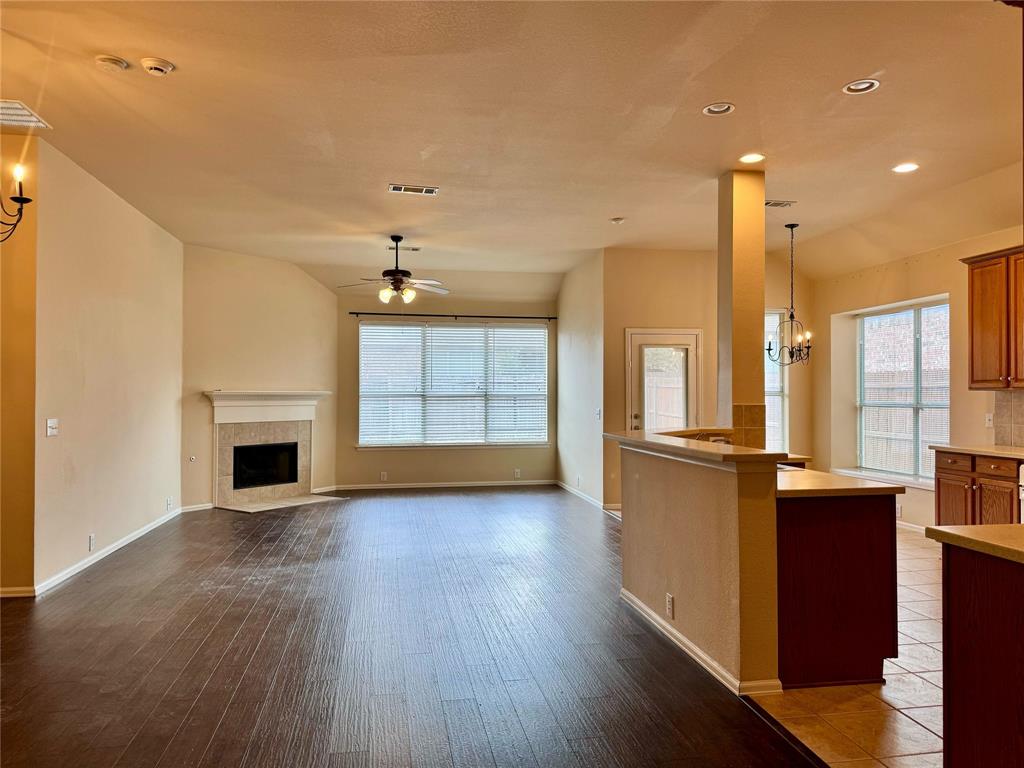 BEECHWOOD CREEKS - Residential Lease