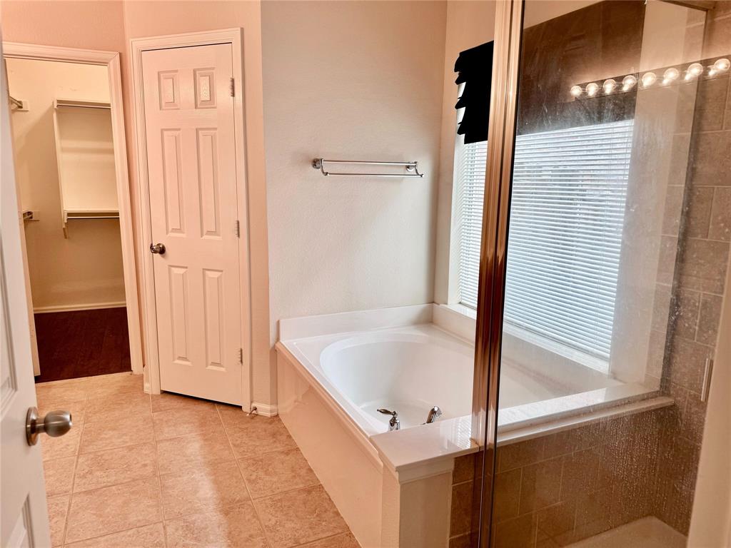 BEECHWOOD CREEKS - Residential Lease