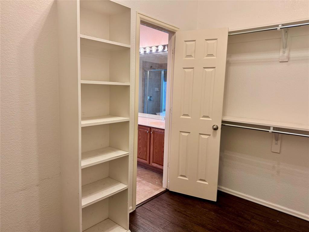 BEECHWOOD CREEKS - Residential Lease